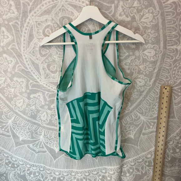 NIKE WHITE GREEN CHEVRON M MEDIUM ATHLETIC TANK TOP - Picture 2 of 6